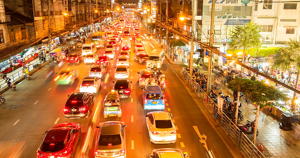 Traffic on Ratchadamri Road at night, Bangkok, Thailand, South East Asia, Asia