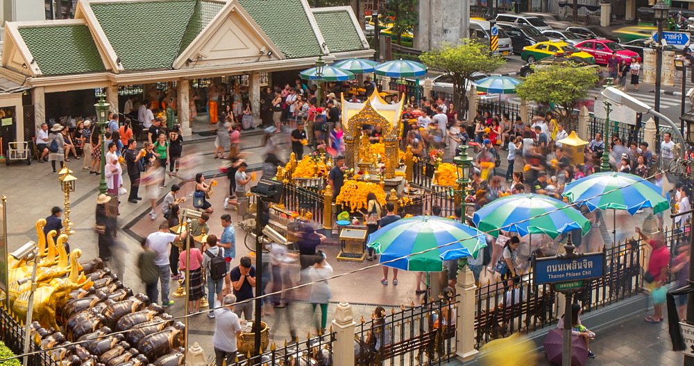 Erawan Shrine, Ratchadamri Road, Bangkok, Thailand, South East Asia, Asia