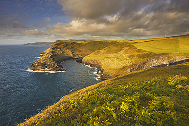 The rugged entrance to Boscastle Harbour, seen from the cliffs of Willapark, on Cornwall's Atlantic north coast, Great Britain.<br />1202-1304 The rugged entrance to Boscastle Harbour, seen from the cliffs of Willapark, on Cornwall's Atlantic north coast, Great Britain.