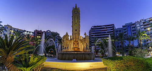View of 'Font of East' Fountain in Placa Dels Estels at dusk in Alicante, Alicante, Costa Blanca, Spain, Europe