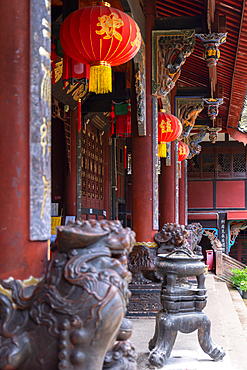 Tianshi Dong Temple on Qingcheng Mountain (UNESCO World Heritage Site), Dujiangyan, Sichuan, China