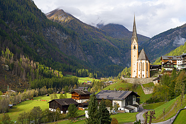 Church of Saint Vincent, Heiligenblut am Grossglockner, Spittal an der Drau, Carinthia, Austria