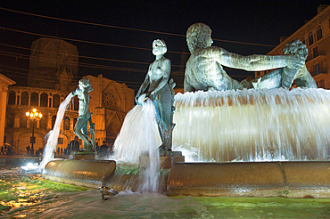 Fountain Rio Turia, Pla&ccedil;a de la Virgen, Valencia, Spain, Europe